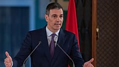 ARCHIVO: El presidente del Gobierno español ofrece una rueda de prensa tras reunirse con su homólogo marroquí durante una visita oficial a Marruecos, el 21 de febrero de 2024.
