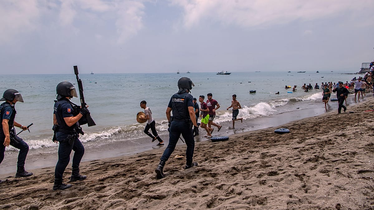 Governo português diz ter garantias de Espanha de que o fluxo de migrantes em Ceuta será revertido