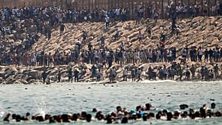 Ceuta : 49 000 personnes auraient franchi illégalement la frontière en 24 heures
