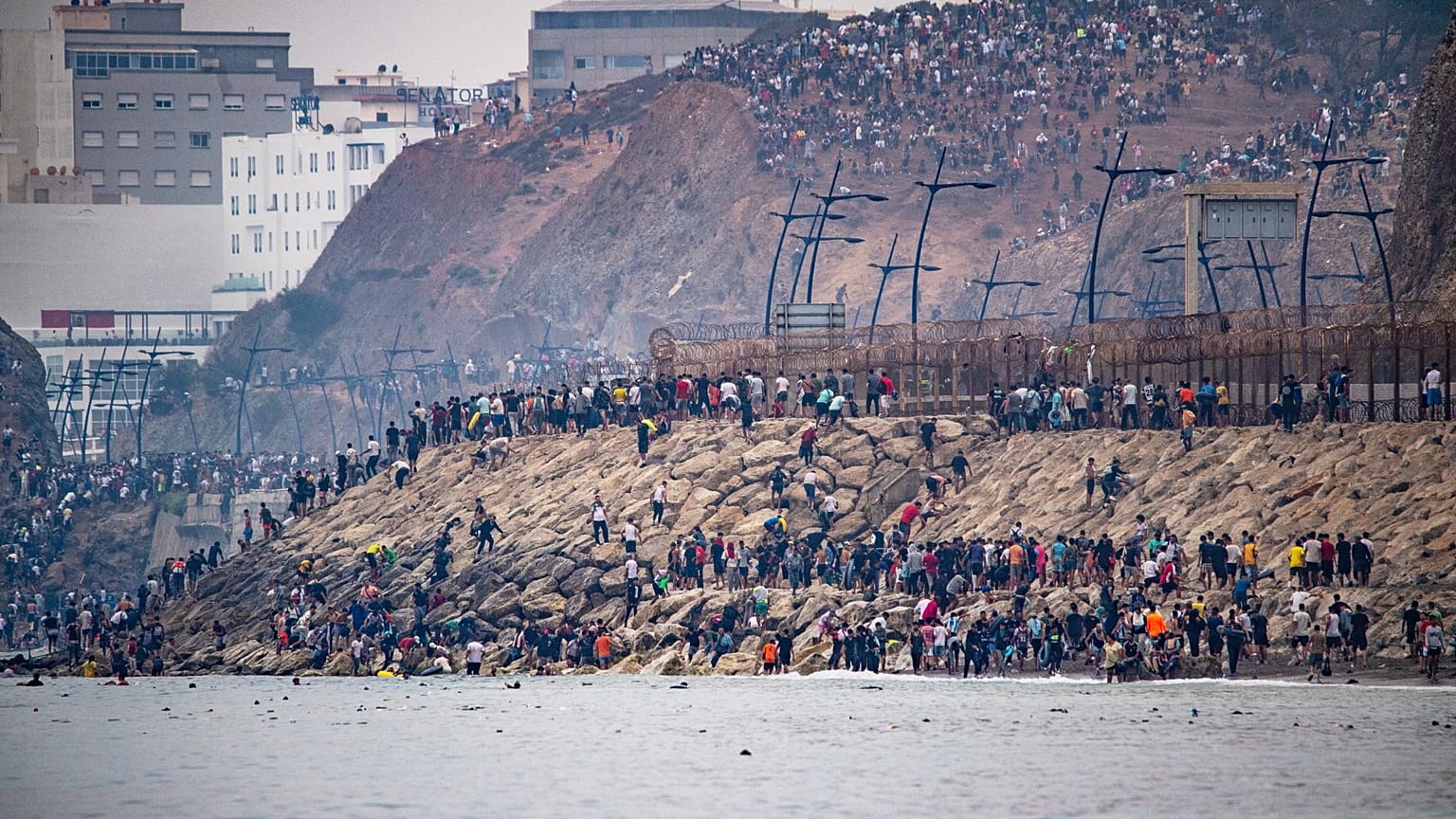 Around 60,000 people illegaly entered Ceuta on Thursday