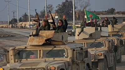 مقاتلات أكراد من قسد يتجهن للجبهة في الحسكة قبيل انتهاء هدنة الأربعة أيام مع دمشق، السبت 24 يناير 2026.