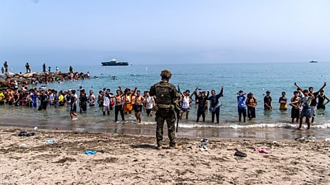 Streit innerhalb der Europäischen Union wegen Migrantenkrise in Ceuta 