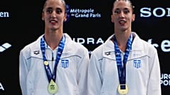 Οι αδελφές Αλεξανδρή με το χρυσό μετάλλιο μετά το τεχνικό ντουέτο