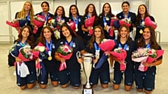 Οι παγκόσμιες πρωταθλήτριες της Εθνικής Πόλο Κ16 της Ελλάδας κατά την άφιξή τους στην Αθήνα