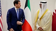 وزير الخارجية الأمريكي ماركو روبيو يتحدث مع وزير خارجية الكويت الشيخ جراح جابر الأحمد الصباح في المنامة، البحرين، الخميس 25 يونيو/حزيران 2026.