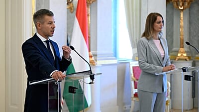 Magyar Péter miniszterelnök és a köztársasági elnöki jogköröket ideiglenesen gyakorló Forsthoffer Ágnes házelnök a Sándor-palotában, augusztus 3-án