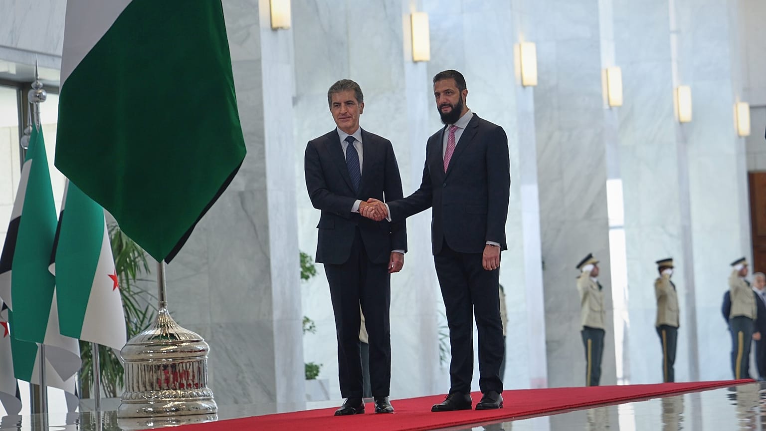 الرئيس السوري الانتقالية أحمد الشرع ورئيس إقليم كردستان العراق نيجيرفان بارزاني في قصر الشعب بدمشق 2026 -3 أغسطس