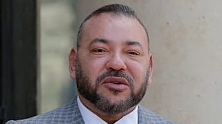 El rey Mohammed VI de Marruecos llega al Palacio del Elíseo, en una foto de archivo de 2017, para reunirse con el presidente francés François Hollande en París