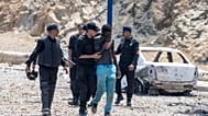 Las fuerzas de seguridad marroquíes detienen a un hombre que intentaba cruzar desde Fnideq hacia el enclave español de Ceuta el 31 de julio de 2026.