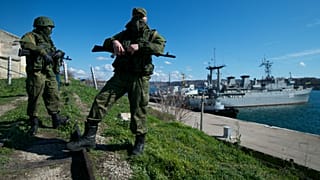 Российские солдаты в оккупированном Крыму, 2014 год
