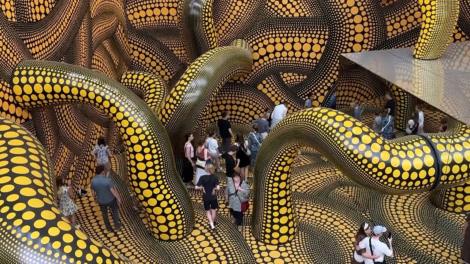 Yayoi Kusama's exhibition at Museum Ludwig set a new attendance record with nearly 470,000 visitors before moving to Amsterdam