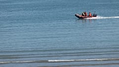 Um barco salva-vidas da SNSM, muito envolvido no salvamento de migrantes que tentam atravessar o Canal da Mancha, de França para o Reino Unido.