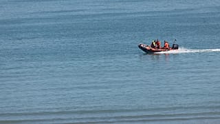 Un canot de sauvetage du SNSM, très impliquée dans le sauvetage des migrants qui tentent de traverser la Manche de la France vers la Grande-Bretagne.