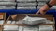 Pacotes de cocaína exibidos aos meios de comunicação social na sede da PJ, em Lisboa, terça-feira, 2 de maio de 2023