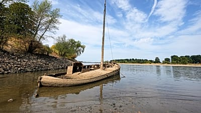 Dürre auf dem Rhein in der Nähe von Neuss, 3. August 2026