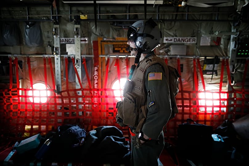 Un soldato statunitense partecipa alle esercitazioni aeree congiunte chiamate Vigilant Ace tra Stati Uniti e Corea del Sud alla base aerea di Osan, Pyeongtaek, 6 dicembre 2017