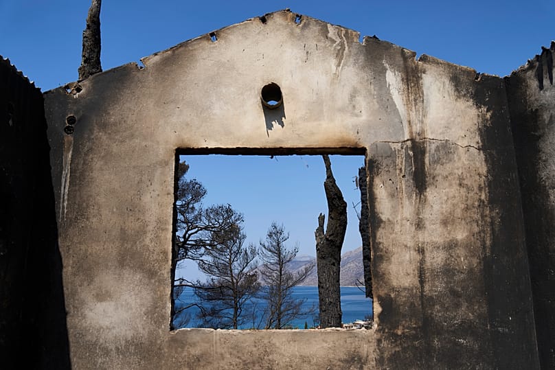 Καμένο σπίτι στο Πόρτο Γερμενό