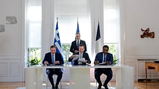 Υπό το βλέμμα του Κυριάκου Μητσοτάκη η υπογραφή της εισόδου της γαλλικής εταιρίας στο έργο της ηλεκτρικής διασύνδεσης Ελλάδας - Κύπρου GSI
