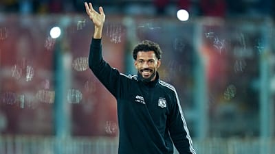 Colo-Colo fans give World Cup hero Vozinha a hero’s welcome