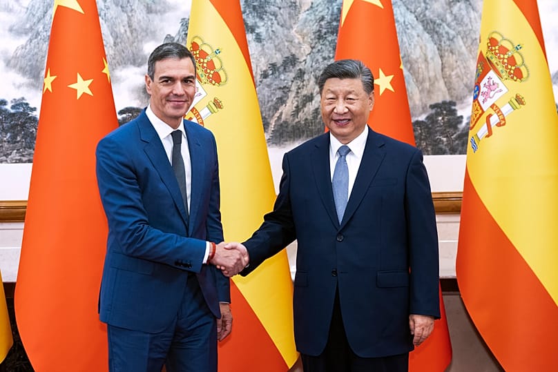 Pedro Sánchez spanyol miniszterelnök és Hszi Csin-ping kínai elnök Pekingben, 2025 április