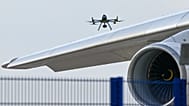 Eine Drohne mit Sprengsatz und Zünder am Flughafen Leipzig hatte die Sicherheitsbehörden in der Nacht zu Mittwoch in Alarmbereitschaft versetzt.