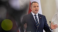  Prezydent Polski Karol Nawrocki przemawia podczas wspólnej konferencji prasowej z prezydentem Litwy Gitanasem Nausėdą w Pałacu Prezydenckim w Wilnie na Litwie, 
