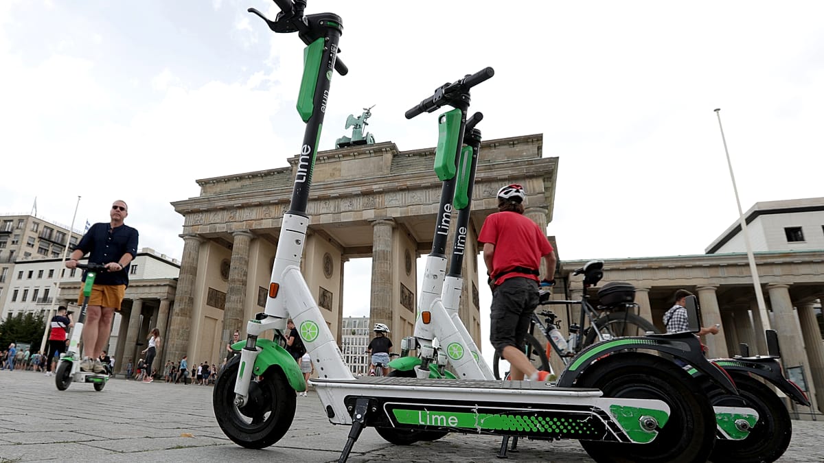 Electric scooters: Lime, Bird and Dott fined €2.6 million in Rome