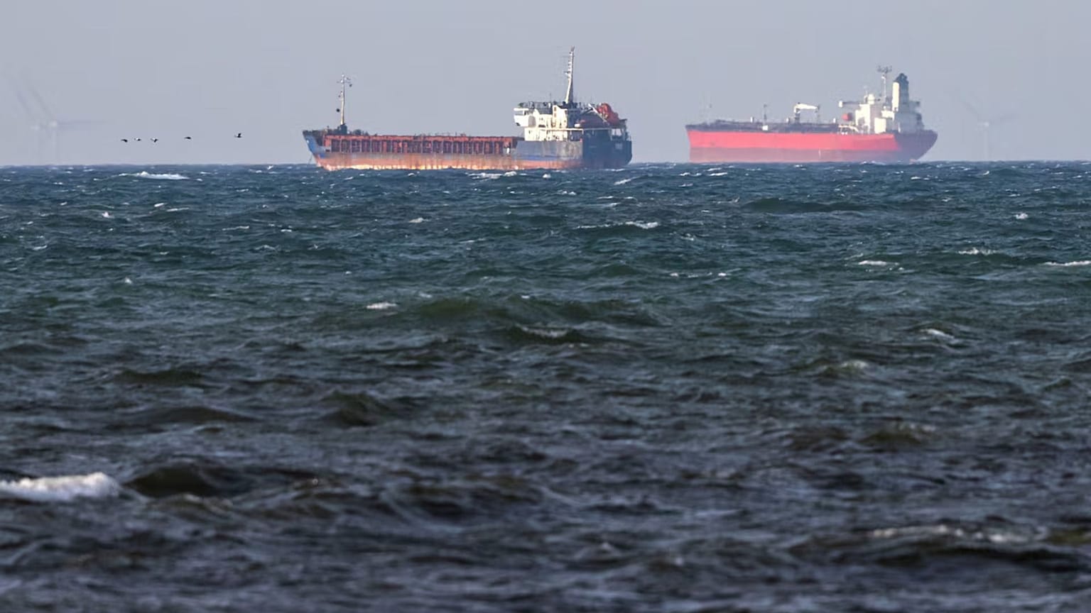 A Caffa és a Sea Owl I hajók svéd vizeken