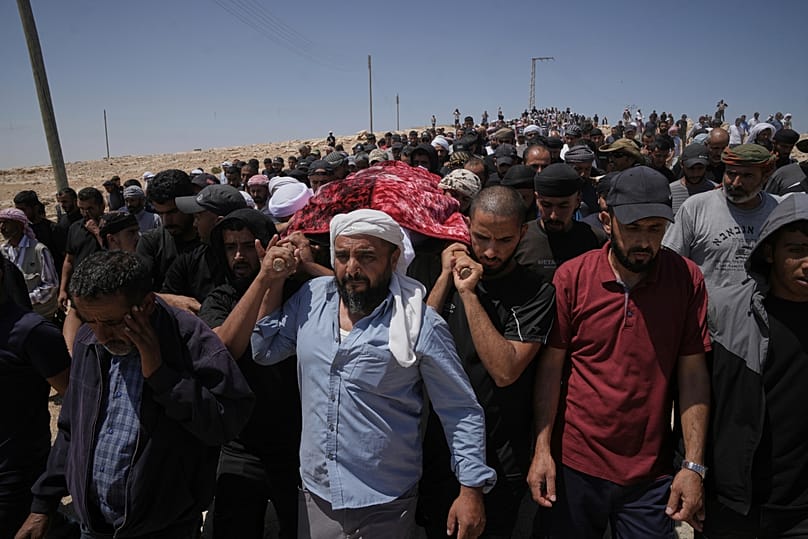 تشييع جثمان الناشط الفلسطيني عودة الهذالين في قرية أم الخير بالضفة الغربية، 7 أغسطس/آب 2025.