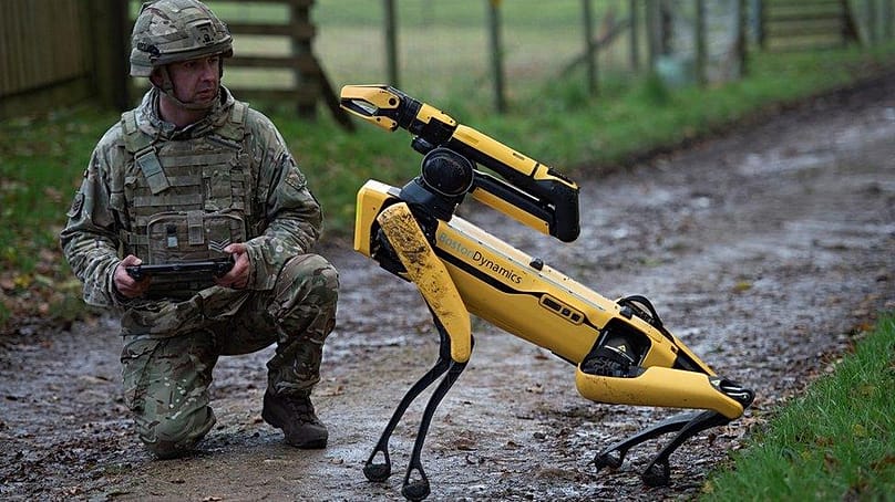 Brit célkereső robot