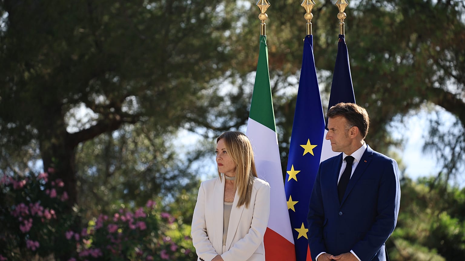 Giorgia Meloni e Emmanuel Macron reúnem-se em cimeira a 25 de junho de 2026
