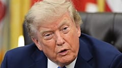 الرئيس دونالد ترامب يتحدث في المكتب البيضاوي للبيت الأبيض، الخميس 6 أغسطس 2026، في واشنطن. (AP Photo/أليكس براندون)