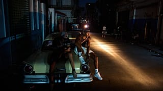 Crise énergétique à Cuba : vivre au rythme des coupures d'électricité