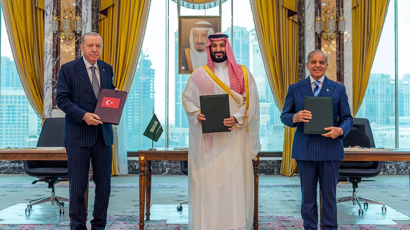“اتفاق مكة” بين التحالفات والحسابات الإقليمية.. ماذا لو انضمت إيران ومصر وبنغلاديش؟