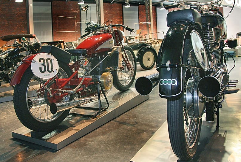 Motocicletas de competición DKW de 1939 y 1931, archivo