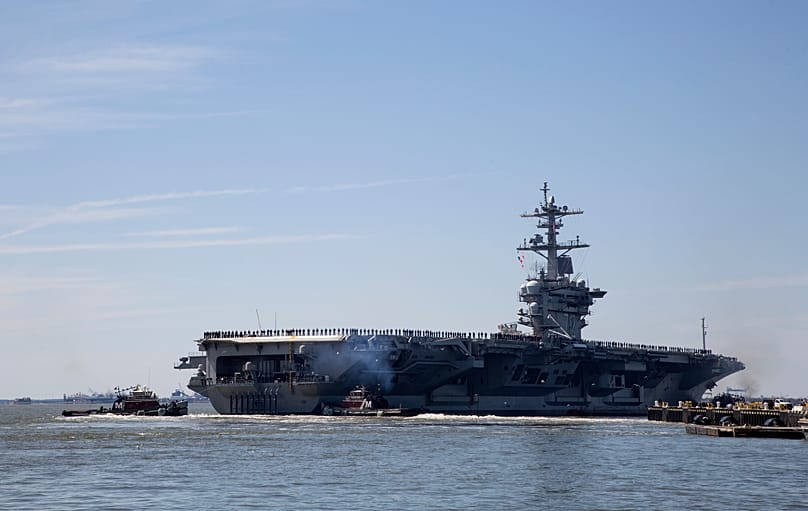 A USS Abraham Lincoln repülőhordozó az Arab-tengeren