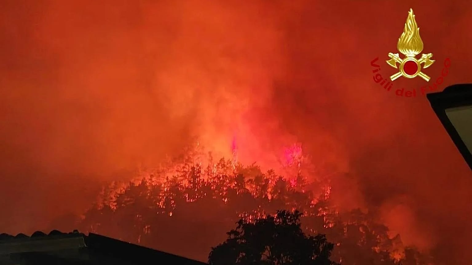 Incendio a Tignale, Vigili del Fuoco in azione