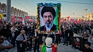 تصویر مجتبی خامنه‌ای در مراسم تشییع علی خامنه‌ای در مصلی تهران