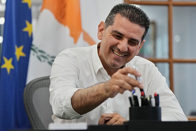 Ο Υπουργός Ενέργειας της Κύπρου Μιχάλης Δαμιανός στο περιθώριο της συνέντευξής του στο Associated Press
