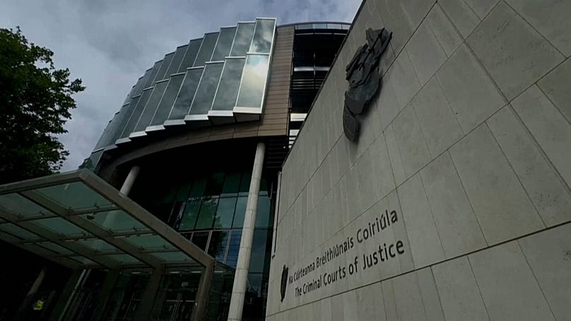 Images des Criminal Courts of Justice, juridiction compétente pour toutes les affaires de crime organisé et de terrorisme, ainsi que pour d'autres dossiers criminels très médiatisés, à Dublin, Irlande, le 9 août 2026