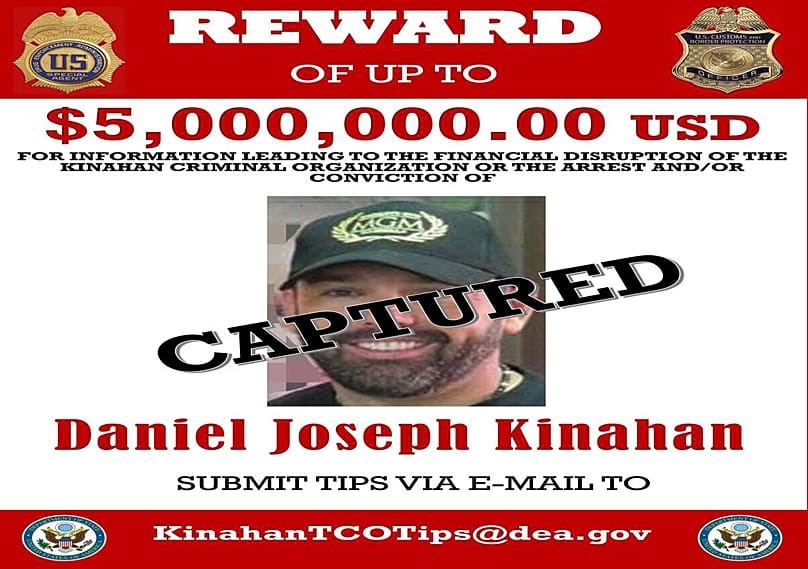 Affiche de recherche du présumé parrain de la mafia irlandaise Daniel Kinahan après la levée par Washington d'une prime de 5 millions de dollars, consécutive à son arrestation par les autorités de Dubaï, Émirats arabes unis, en avril 2026