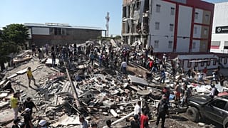 Una estructura, completamente derribada