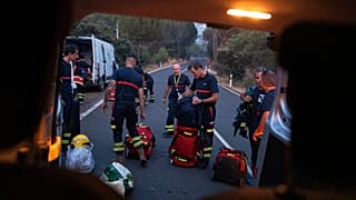Fire crews are deployed to battle a wildfire near El Tiemblo, 29 July, 2026