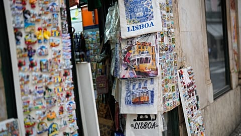 A souvenir shop in Lisbon with magnets and other travel keepsakes