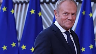 Premier Polski Donald Tusk przybywa na szczyt UE w Brukseli, czwartek, 18 czerwca 2026 r.