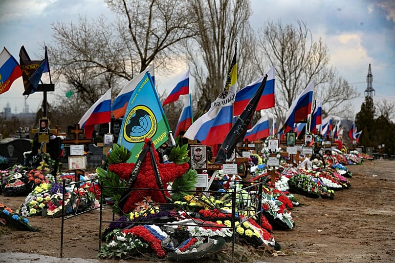 Кладбище с могилами российских военных в Волгоградской области