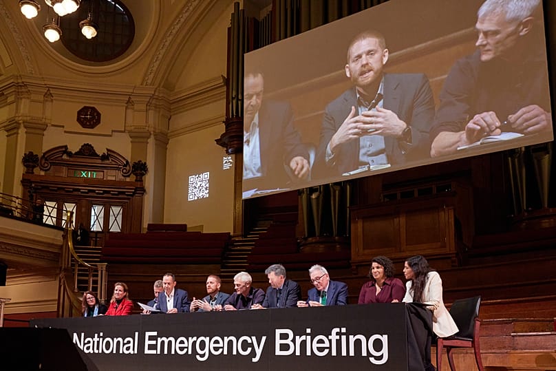 Tudósok válaszolnak a kérdésekre a National Emergency Briefing rendezvényén, London, Egyesült Királyság, 2025. november 27.