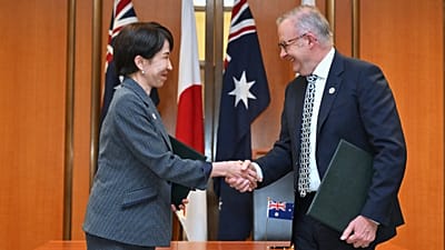 Japan's Prime Minister Sanae Takaichi and Australia's Prime Minister Anthony Albanese shake hands in Canberra, 4 May, 2026