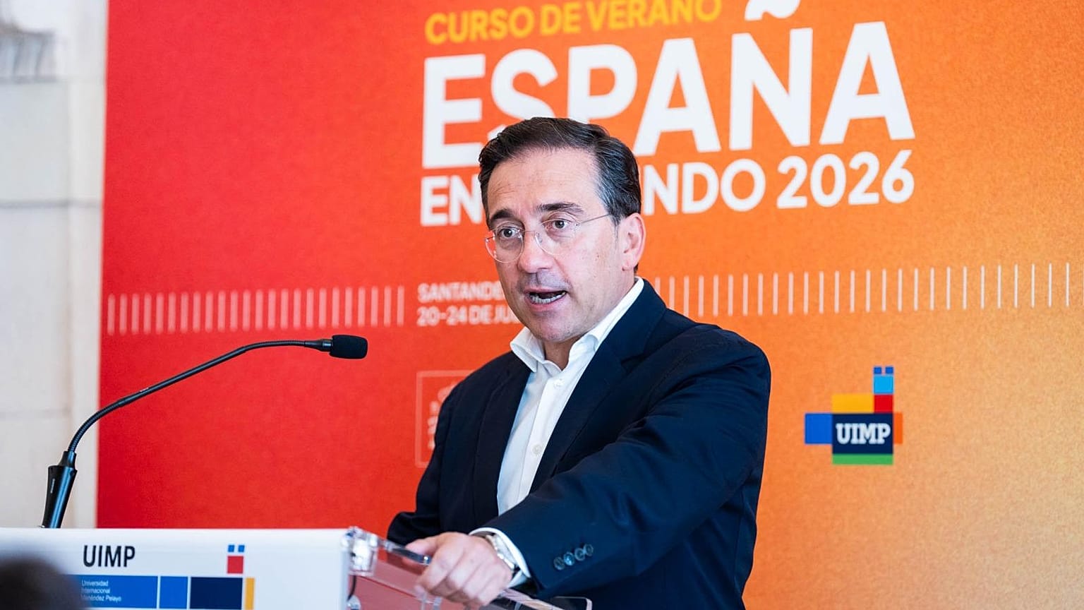 José Manuel Albares durante la apertura del curso 'España en el mundo' coorganizado por el Ministerio de Exteriores y la UIMP