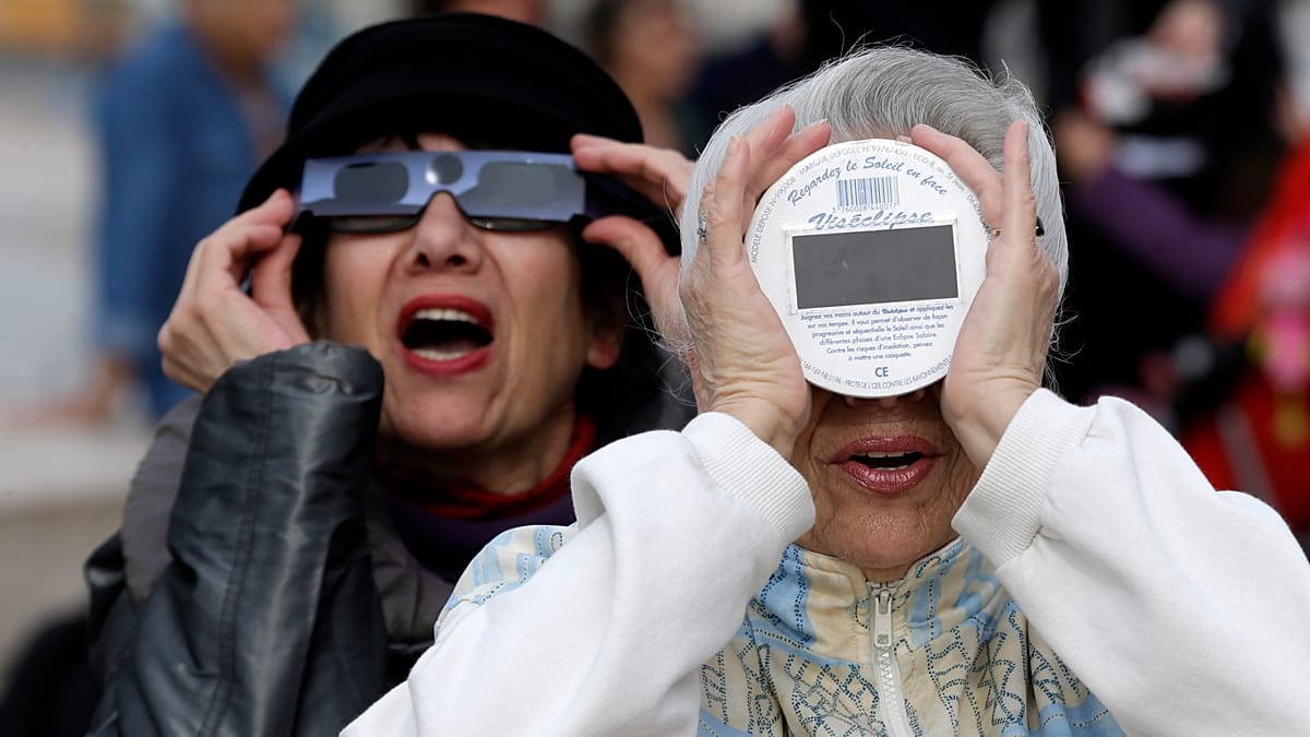 Solar eclipse: protective glasses in high demand in France